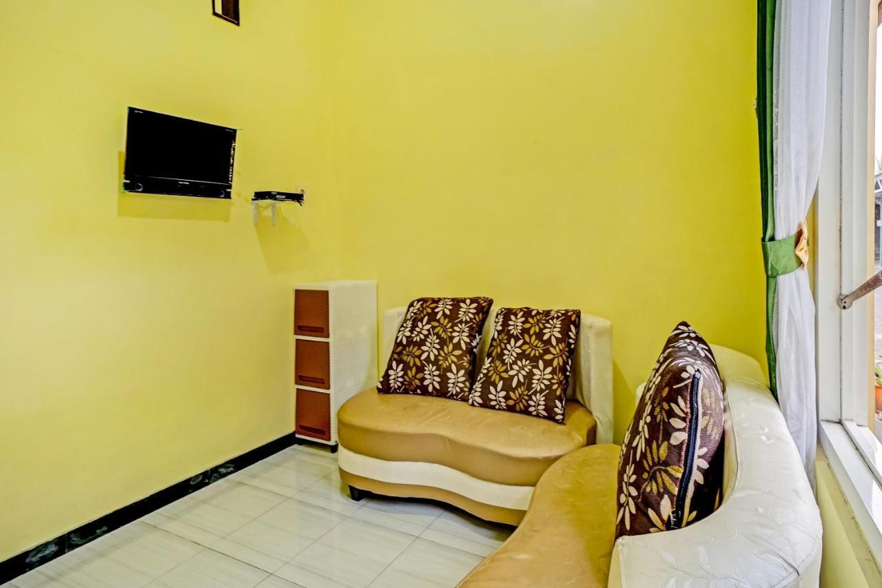 Oyo 3298 Bromo Guest House Family Malang Dış mekan fotoğraf