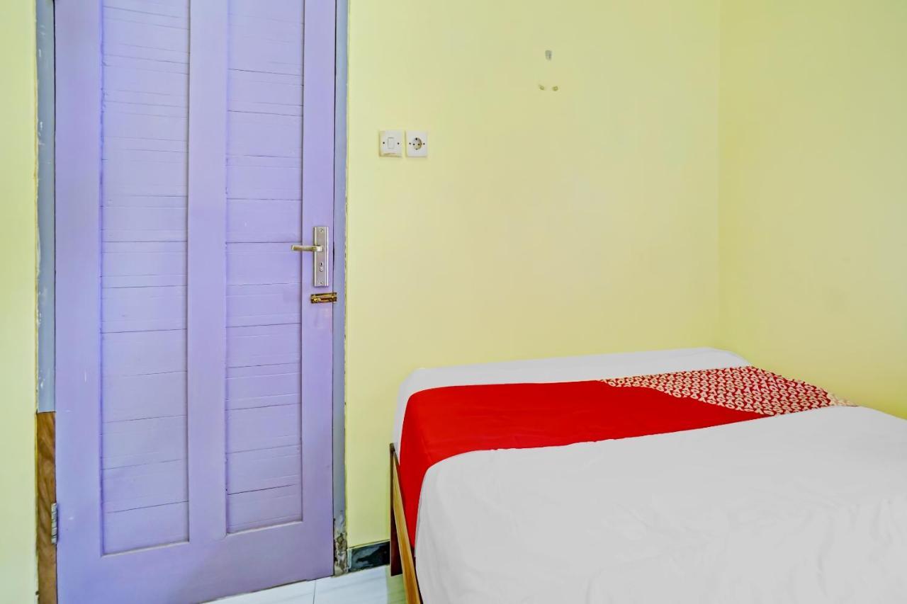 Oyo 3298 Bromo Guest House Family Malang Dış mekan fotoğraf