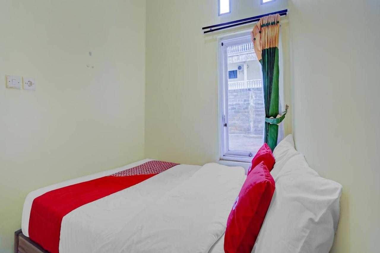 Oyo 3298 Bromo Guest House Family Malang Dış mekan fotoğraf