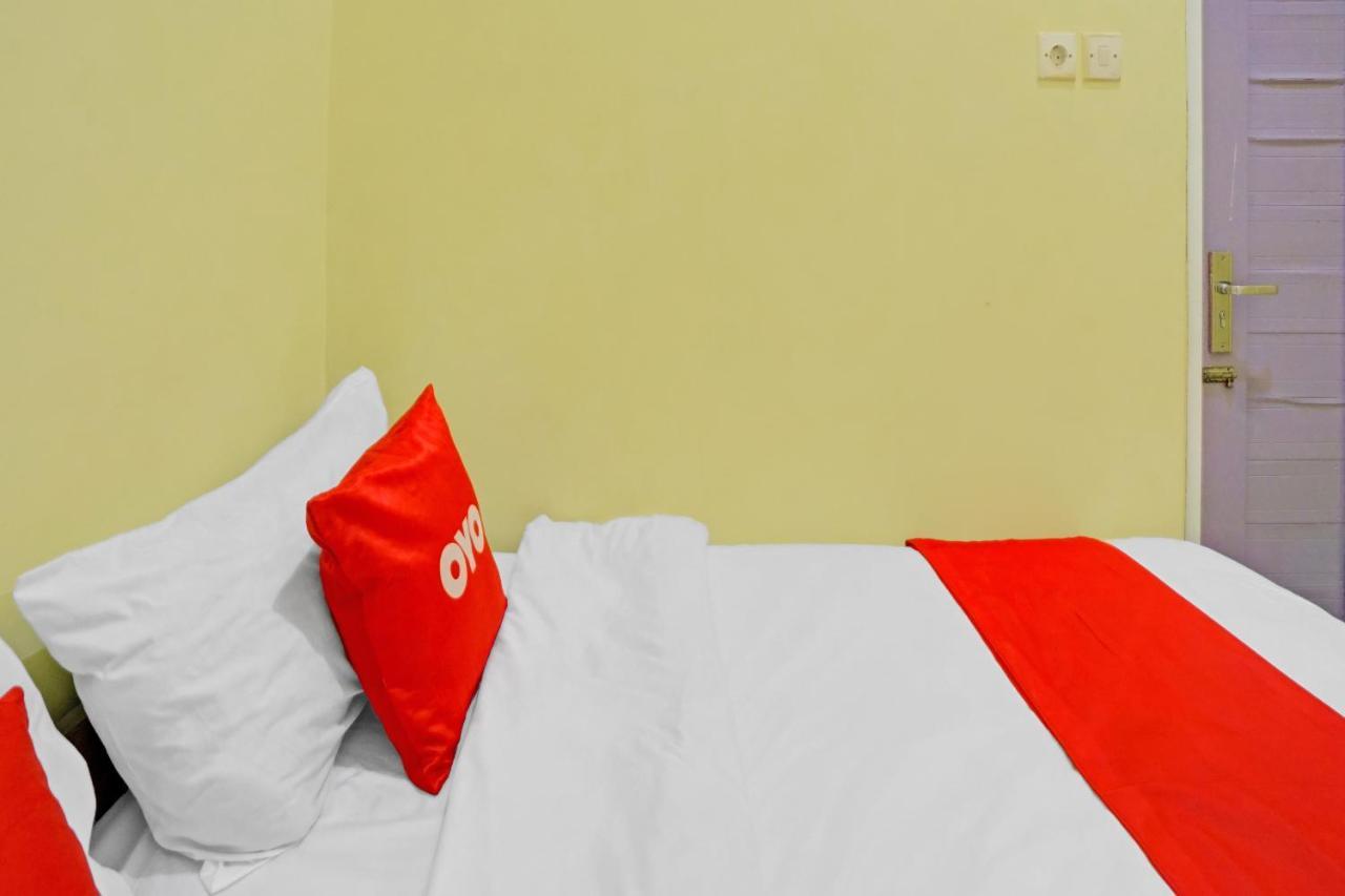 Oyo 3298 Bromo Guest House Family Malang Dış mekan fotoğraf